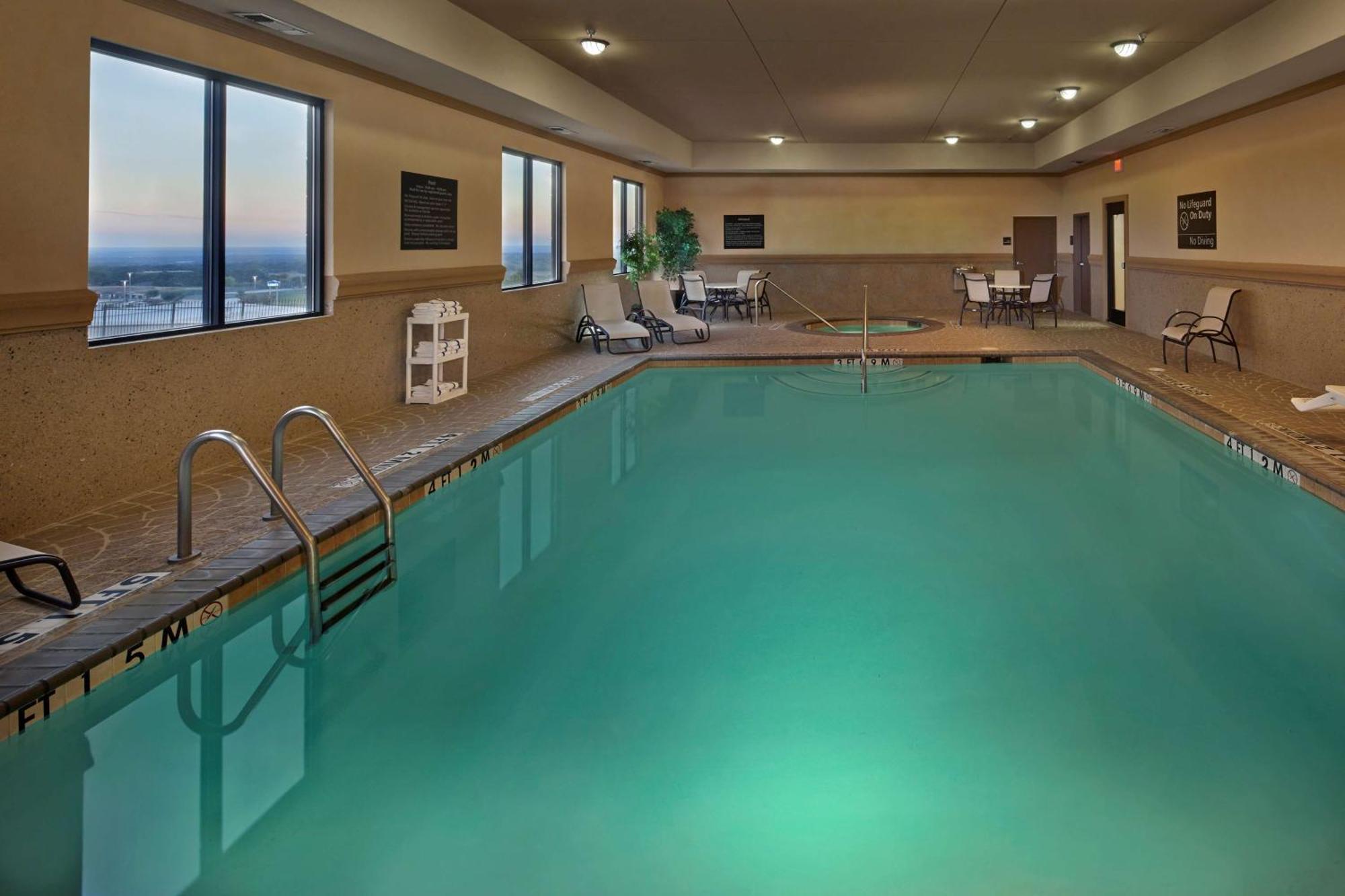 Hampton Inn & Suites Decatur Ngoại thất bức ảnh